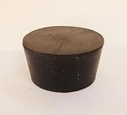Solid plug for indoor or outdoor fountain's drain hole
